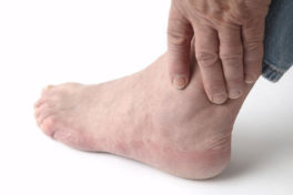 3 Daily habits to avoid foot pain