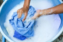 A simple guide to choose appropriate laundry detergent for your washer