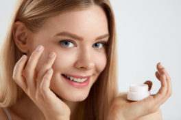 Tips to Choose the Right Skincare Products for Dry Skin